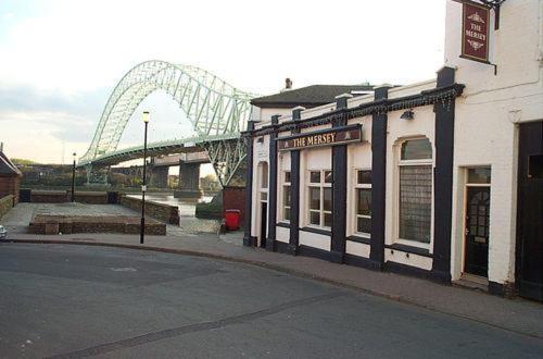 Mersey Hotel Widnes Chambre photo
